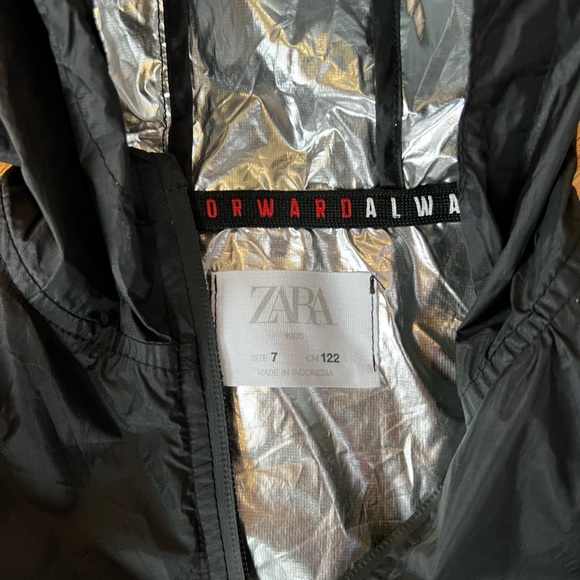 Boys Windbreaker - Picture 3 of 3